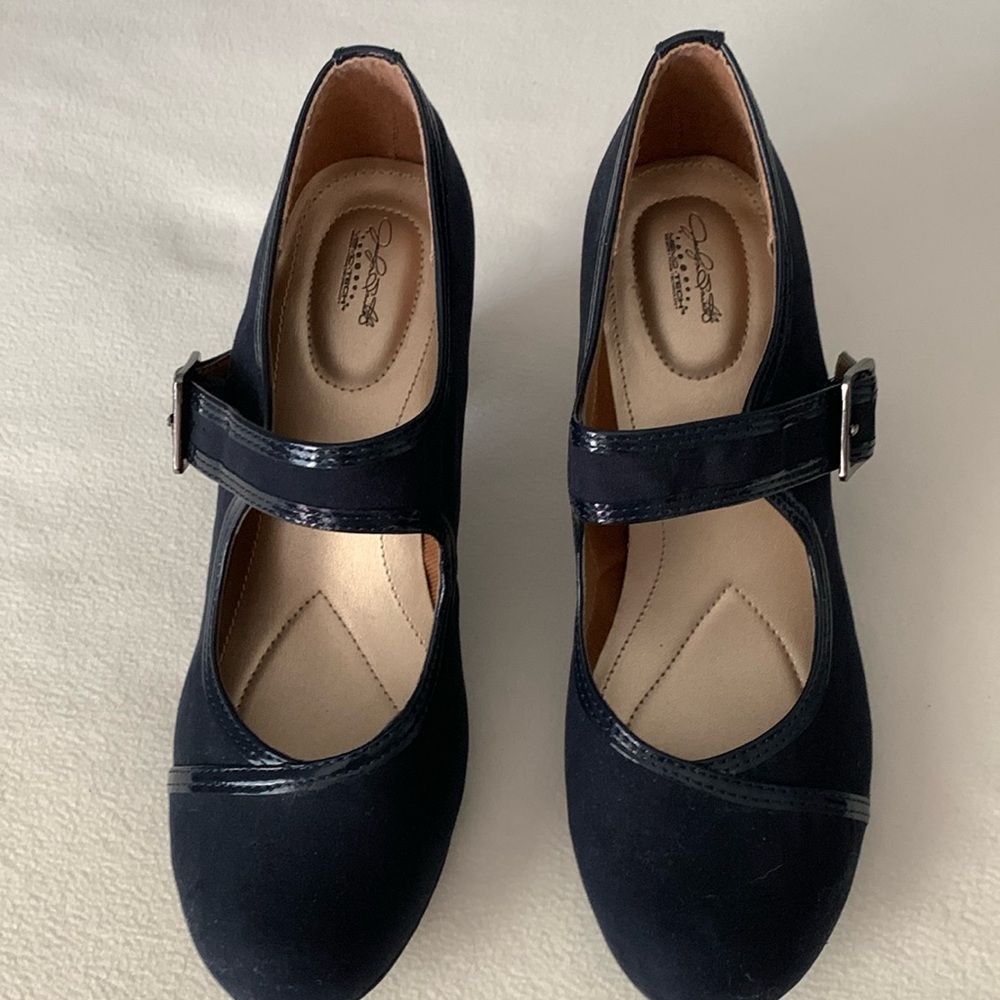 Jaclyn Smith Navy Mary Jane Heels with Buckle Strap